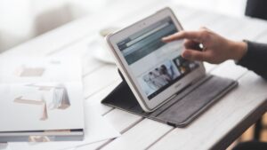 Leia mais sobre o artigo Micro e pequenas empresas digitais: como o cadastro automatizado acelera a formalização