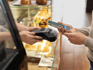 Leia mais sobre o artigo Como microempreendedores estão usando bancos digitais para organizar a vida financeira em 2025