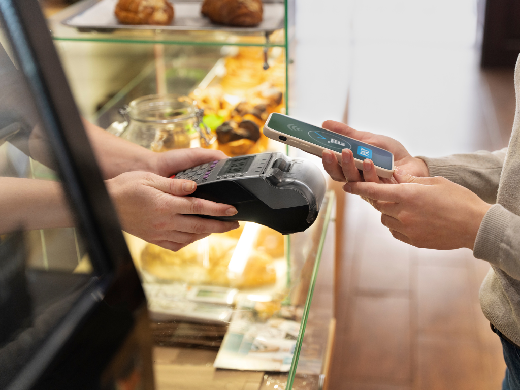 Leia mais sobre o artigo Como microempreendedores estão usando bancos digitais para organizar a vida financeira em 2025