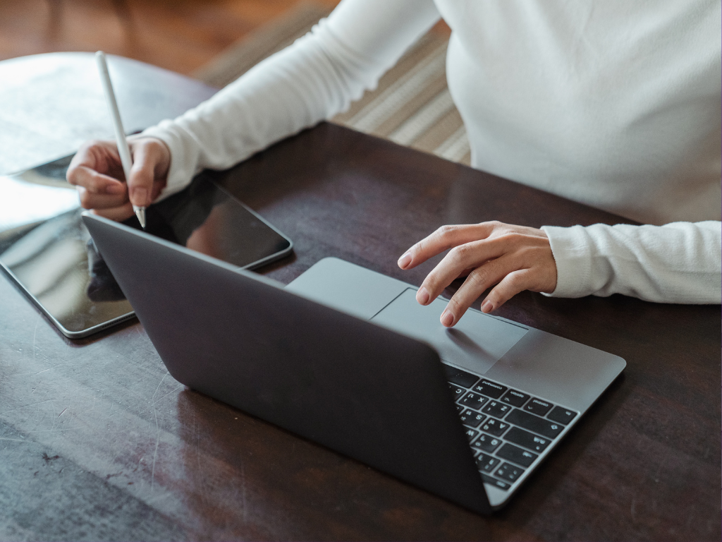 Leia mais sobre o artigo O boom dos microempreendedores em 2025: por que o MEI precisa consultar documentos antes de fechar parceria